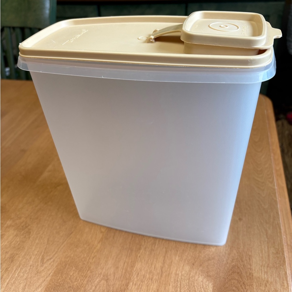 Lot of Vintage Tupperware Multi-Color Kitchen Storage - Picture 6 of 9